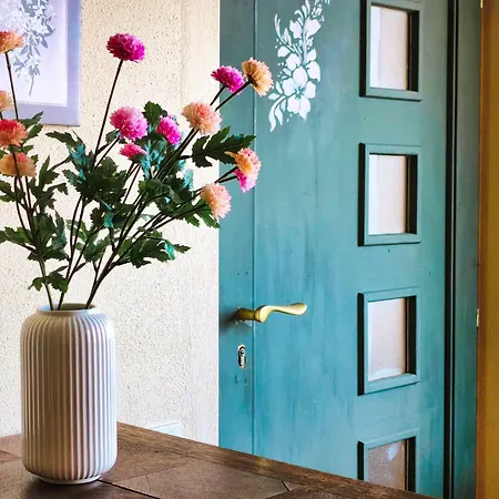 Daisy Apartment